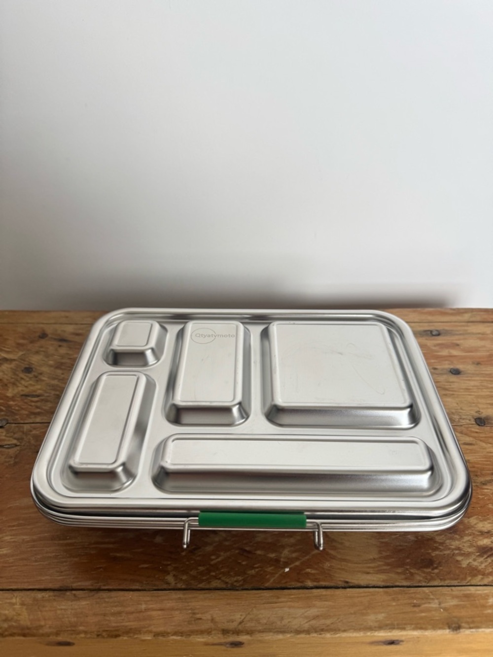Stainless Steel Compartment Lunchbox with Green Accent